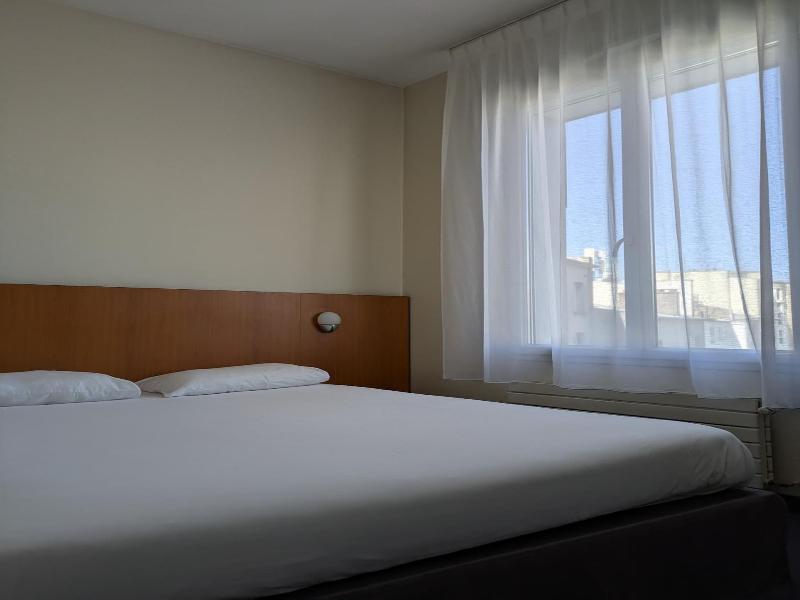 Hotel De La Gare Brest image
