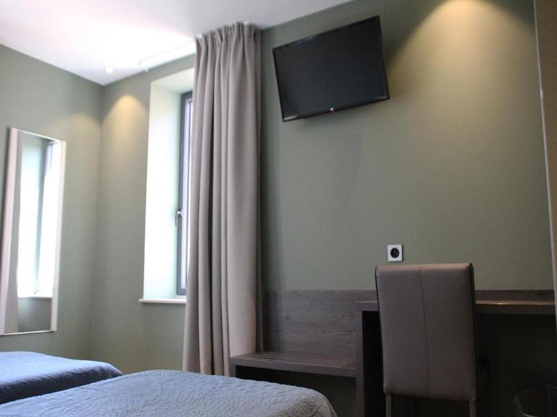 Hotel Le Pont Neuf image