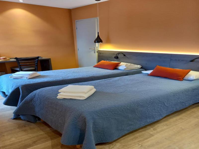 Hotel Le Pont Neuf image