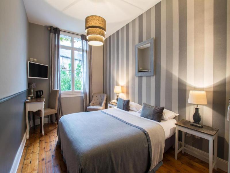Hotel Val De Loire image