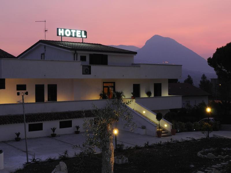 Hotel Vittoria image
