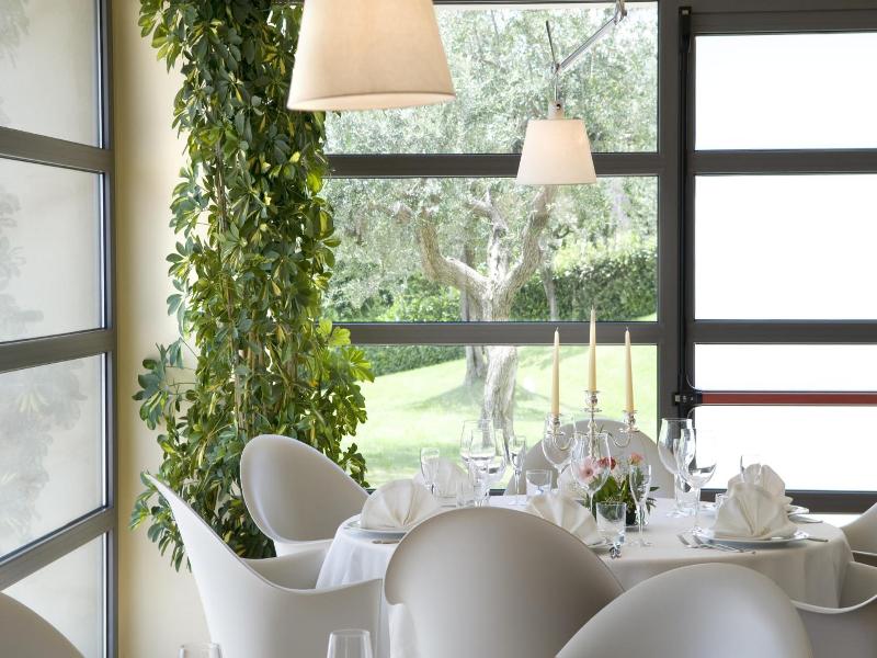 Grand Hotel Garden image
