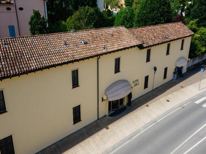 Hotel Villa Nabila image