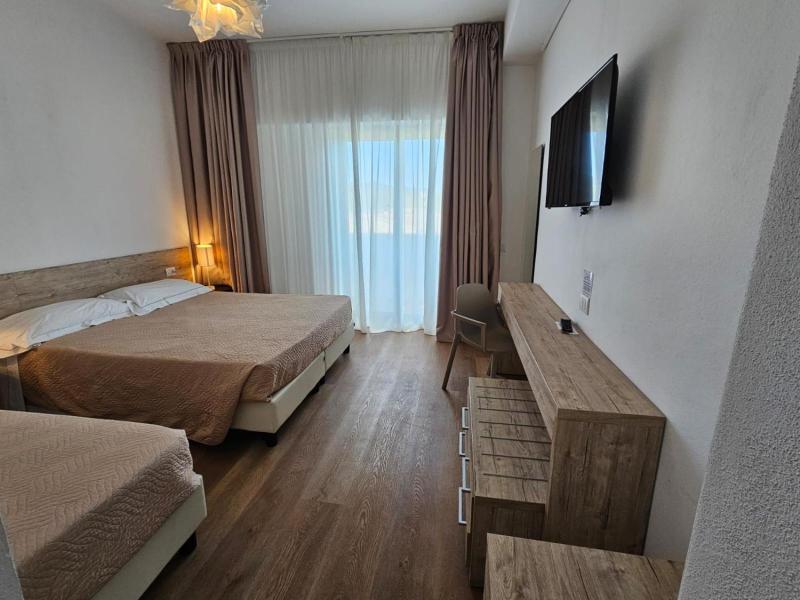 Hotel Onda Marina image