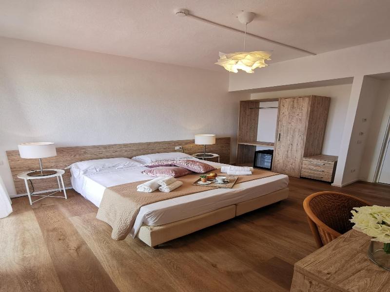 Hotel Onda Marina image