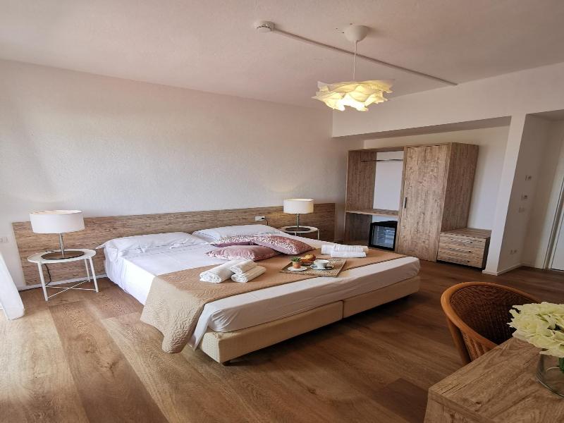 Hotel Onda Marina image