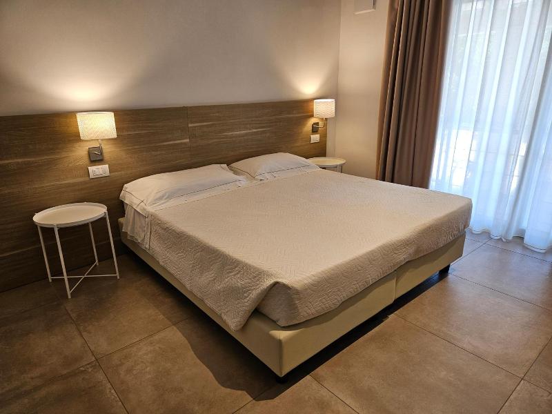 Hotel Onda Marina image
