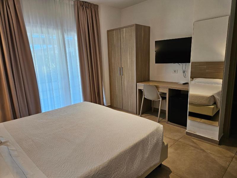 Hotel Onda Marina image