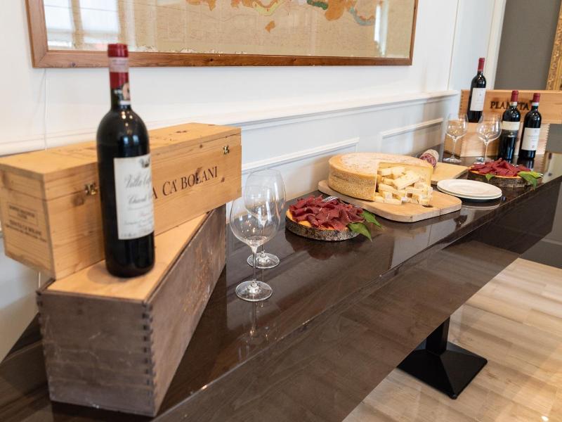 Cristallo Club image