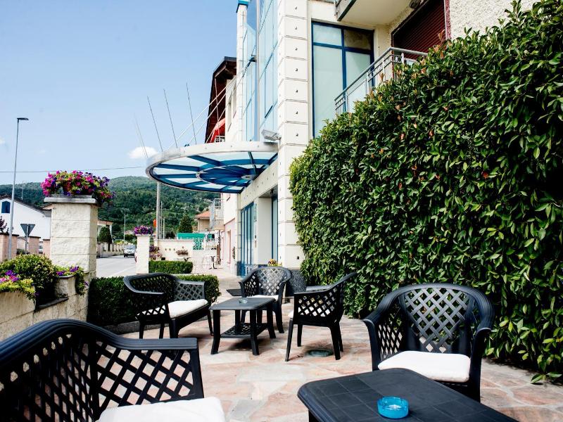 Hotel Ceretto image