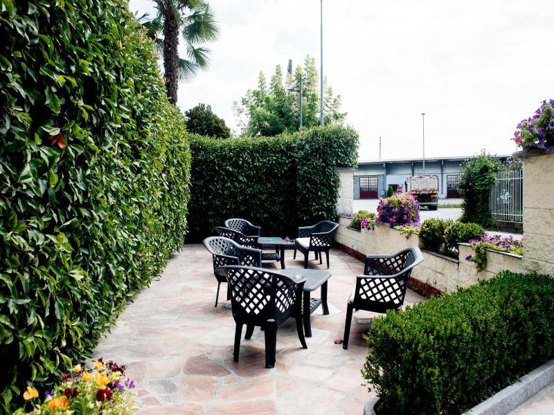 Hotel Ceretto image
