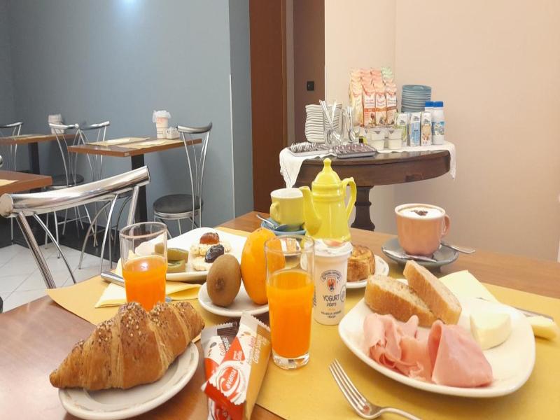 Hotel Ceretto image