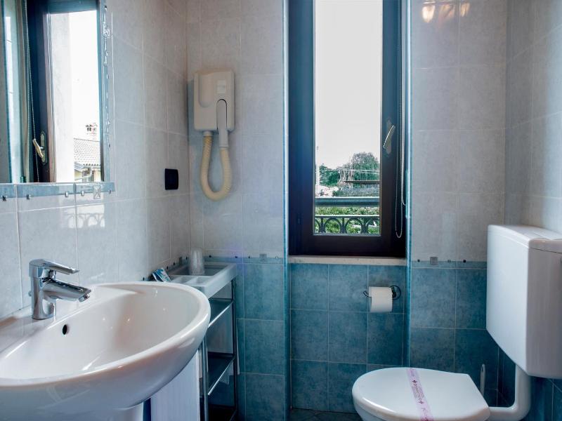 Hotel Ceretto image