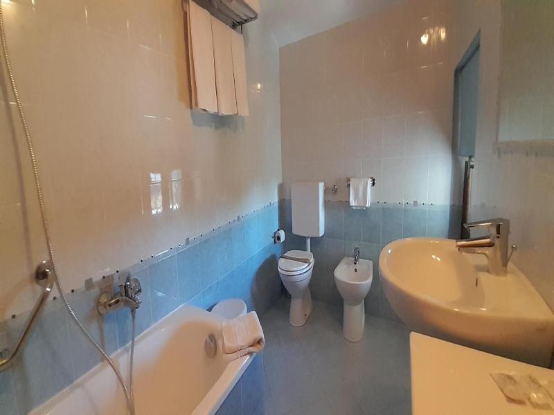 Hotel Ceretto image