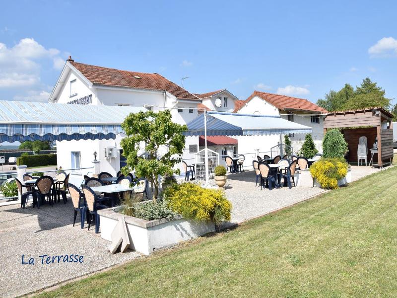 Logis Hôtel Restaurant La Vraine image
