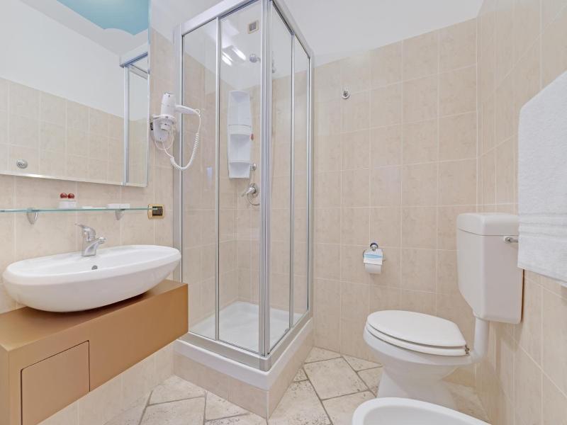 Hotel Grotto Bagat image