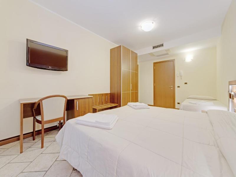 Hotel Grotto Bagat image