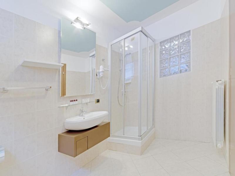 Hotel Grotto Bagat image