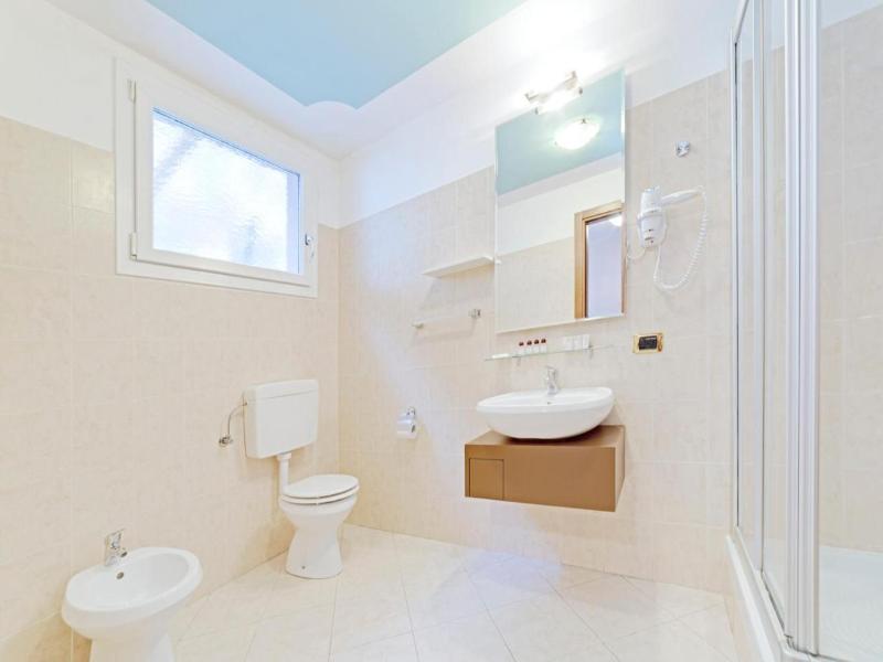 Hotel Grotto Bagat image