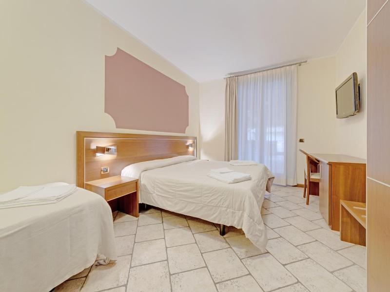 Hotel Grotto Bagat image