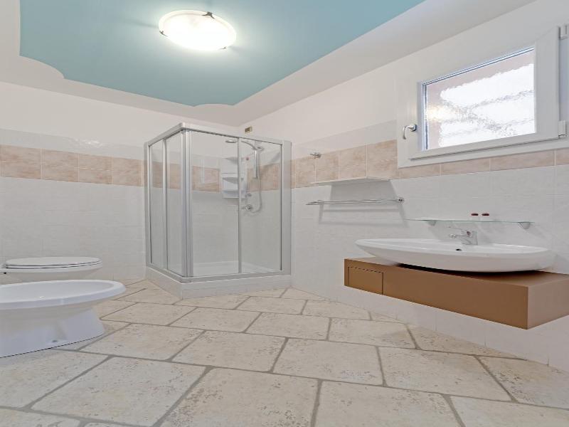 Hotel Grotto Bagat image