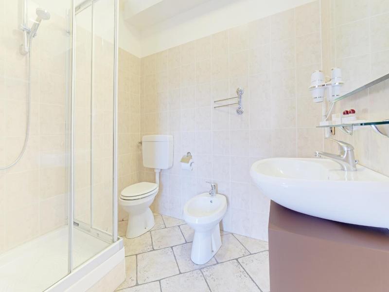 Hotel Grotto Bagat image