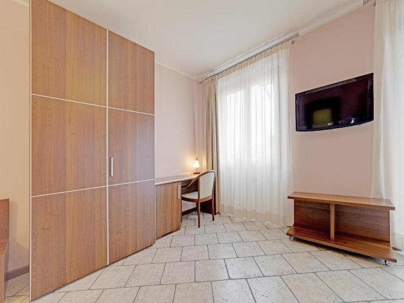 Hotel Grotto Bagat image