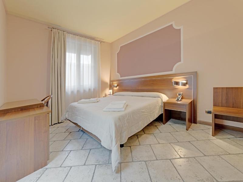 Hotel Grotto Bagat image
