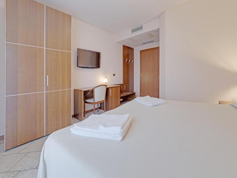 Hotel Grotto Bagat image