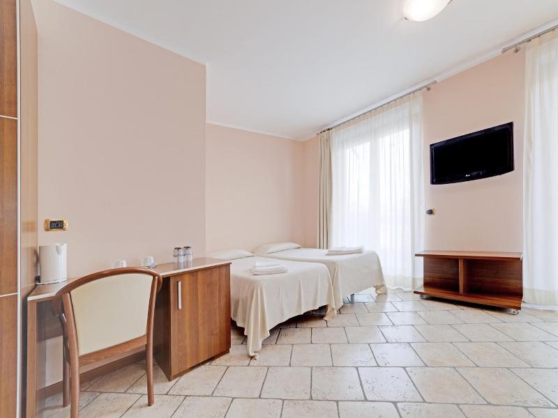 Hotel Grotto Bagat image