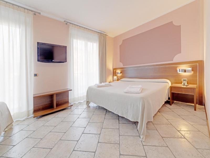 Hotel Grotto Bagat image