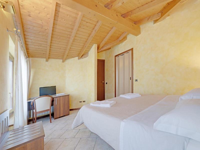 Hotel Grotto Bagat image