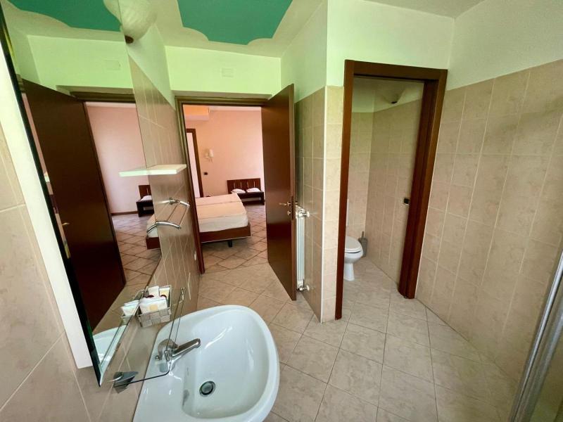 Hotel Grotto Bagat image