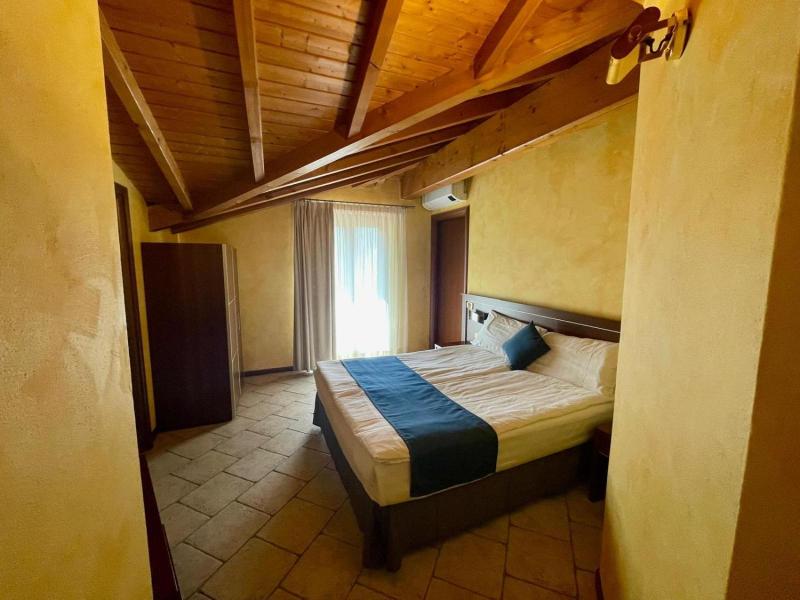 Hotel Grotto Bagat image