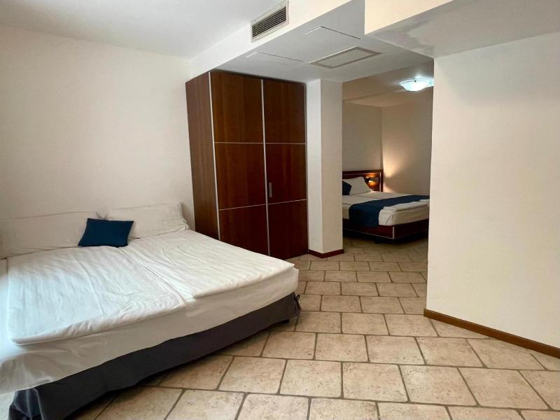 Hotel Grotto Bagat image
