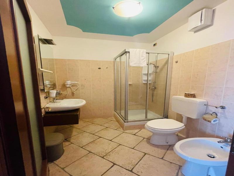 Hotel Grotto Bagat image
