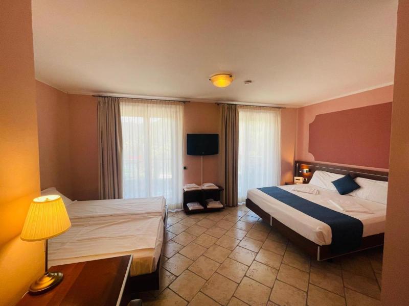 Hotel Grotto Bagat image