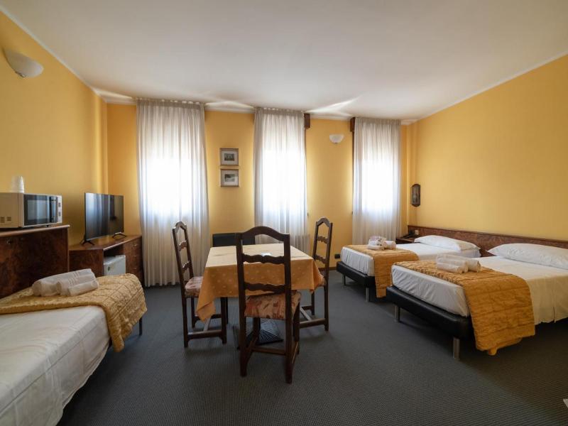 Hotel Siros image