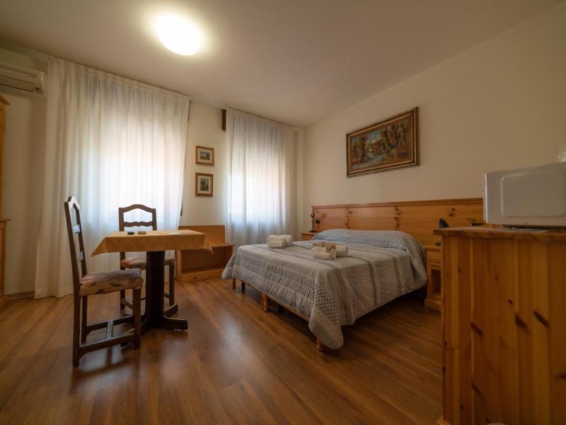 Hotel Siros image