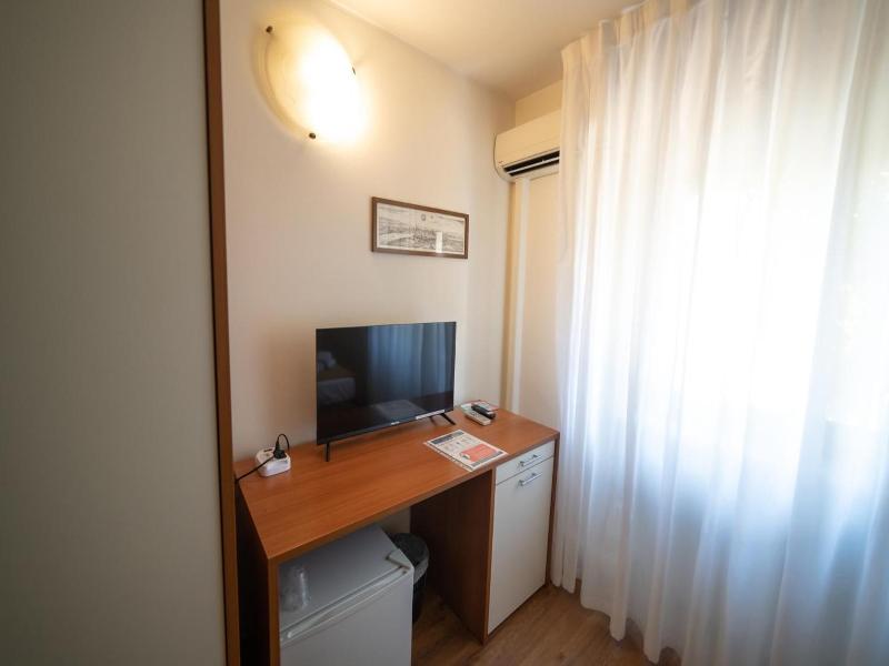 Hotel Siros image