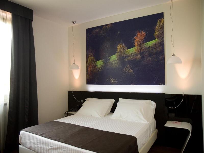 Hm Motelhotel image