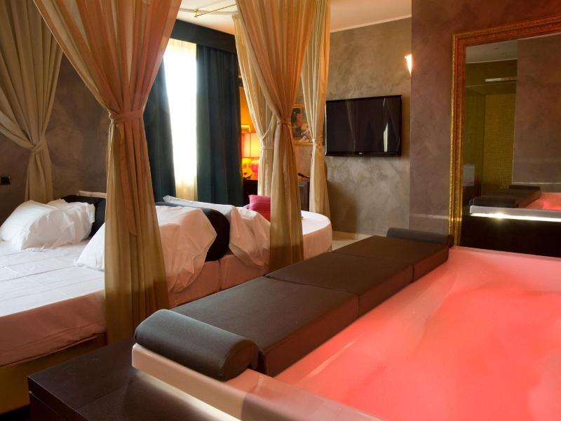 Hm Motelhotel image