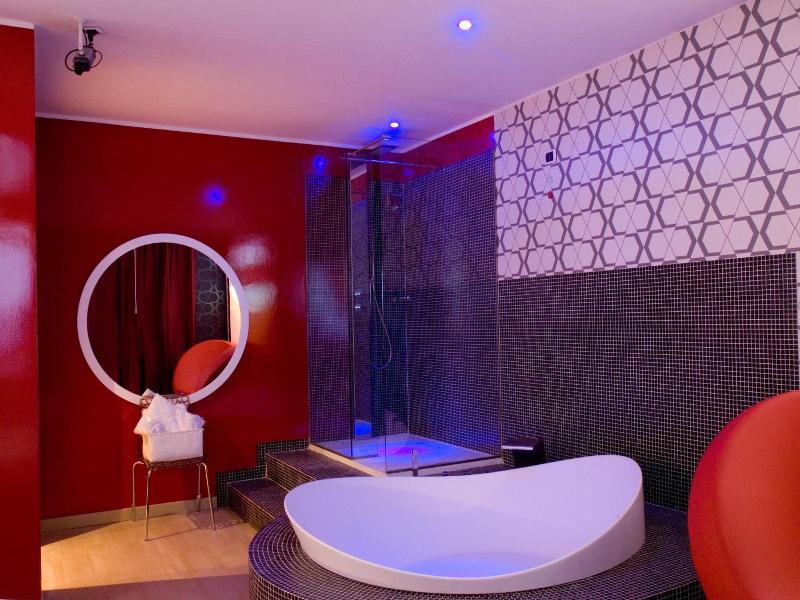 Hm Motelhotel image