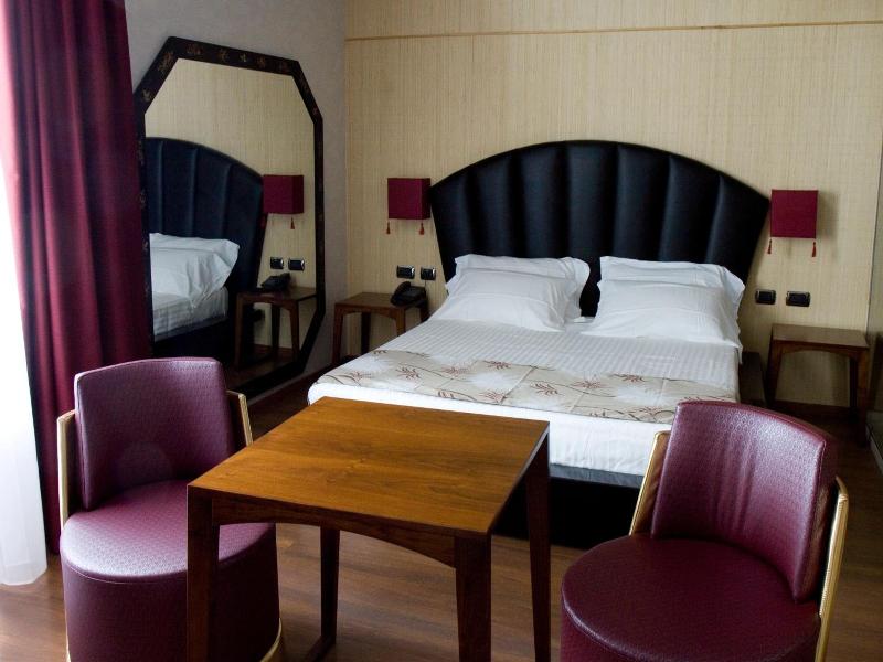 Hm Motelhotel image