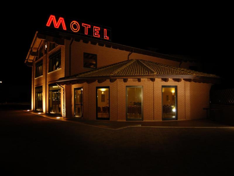 Hm Motelhotel image