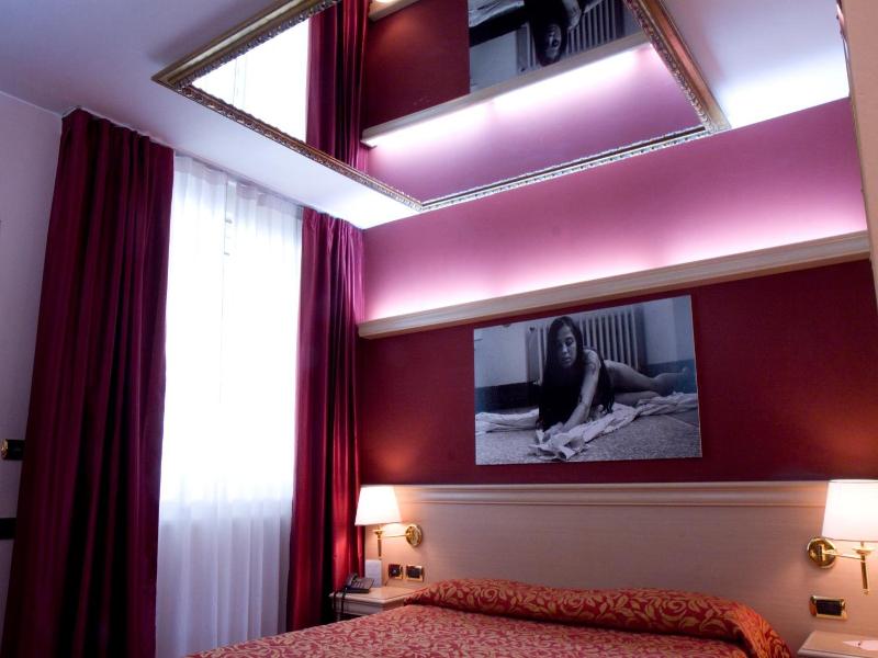 Hm Motelhotel image