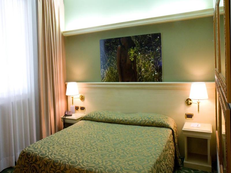 Hm Motelhotel image