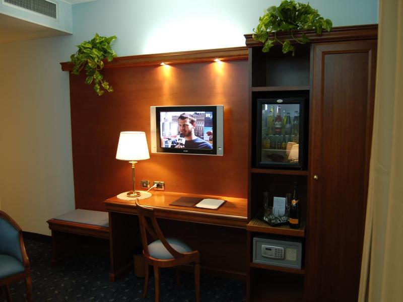 Hm Motelhotel image