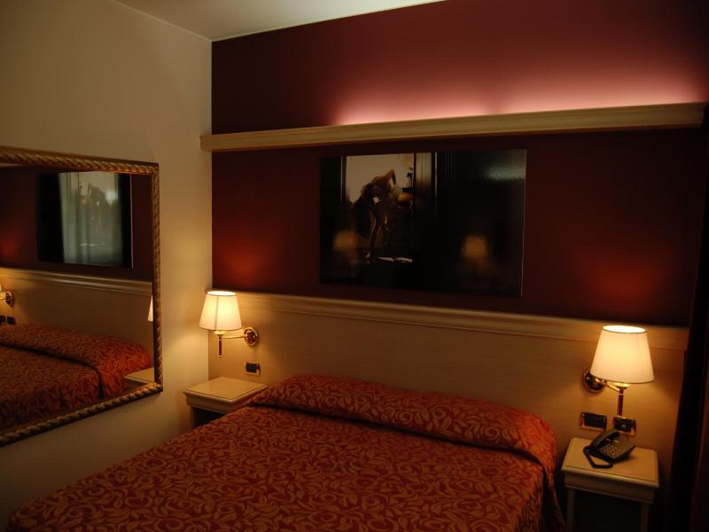 Hm Motelhotel image