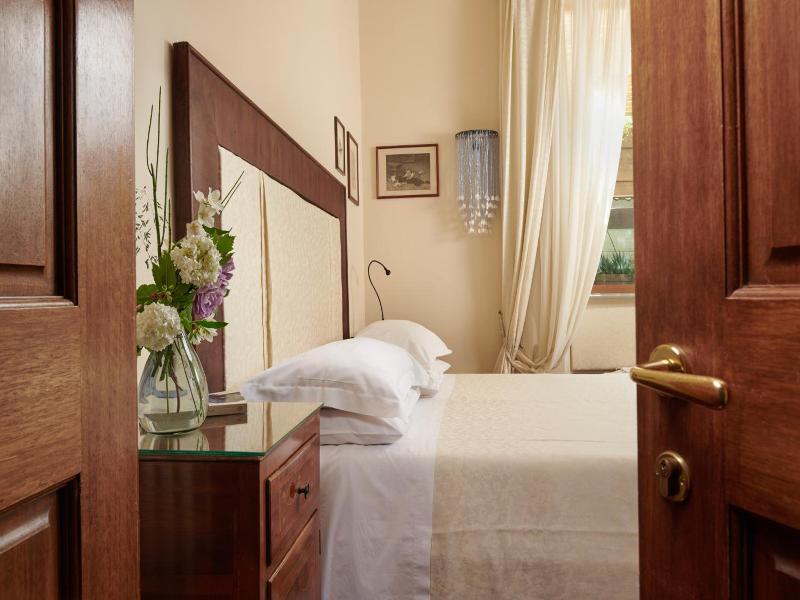 Palm Gallery Hotel image